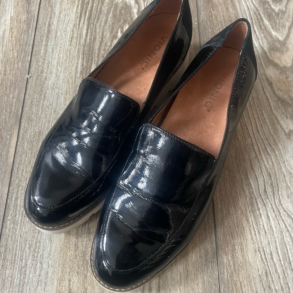 Vionic Kensley Loafer - Picture 3 of 6